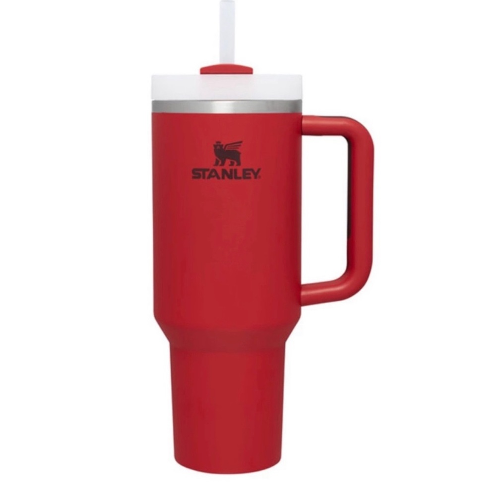 NWT JUST RELEASED Stanley Quencher H2.0 FlowState Tumbler 40oz, Lava Red